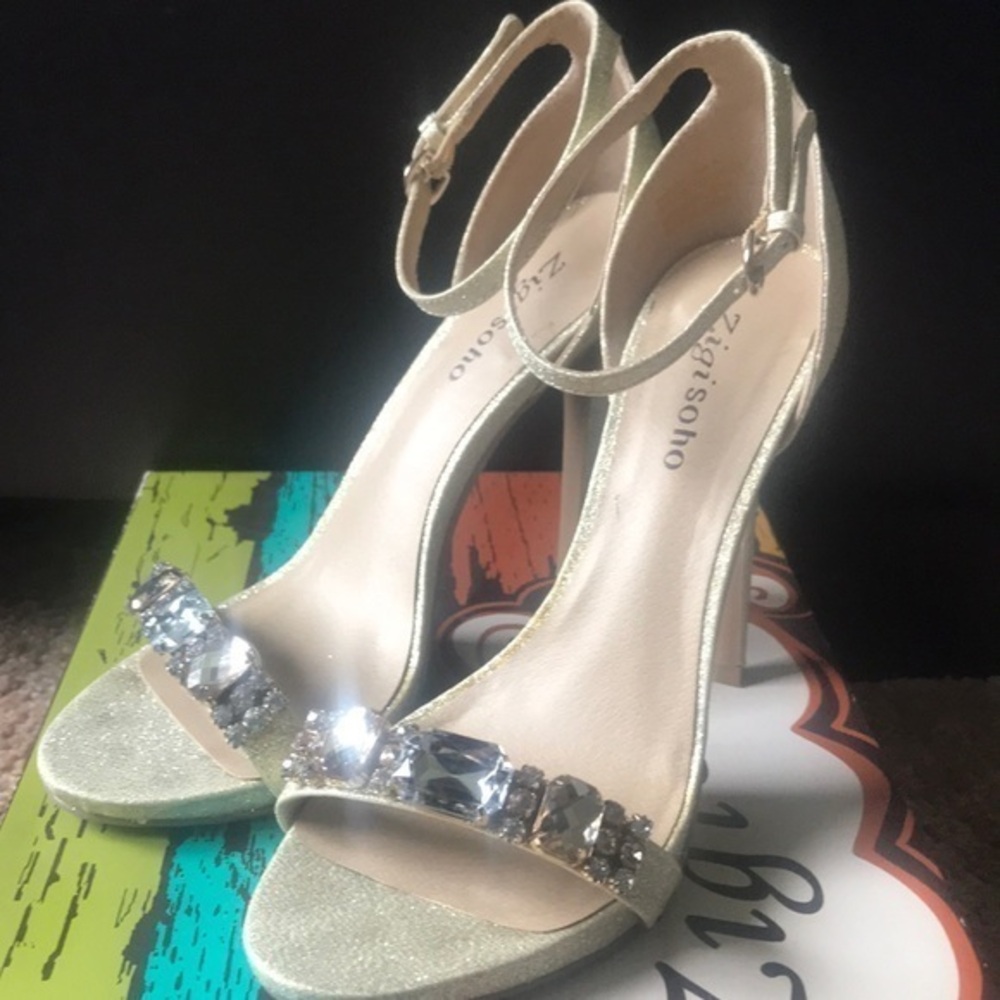 Zigi soho magdalena gold heels size 8
